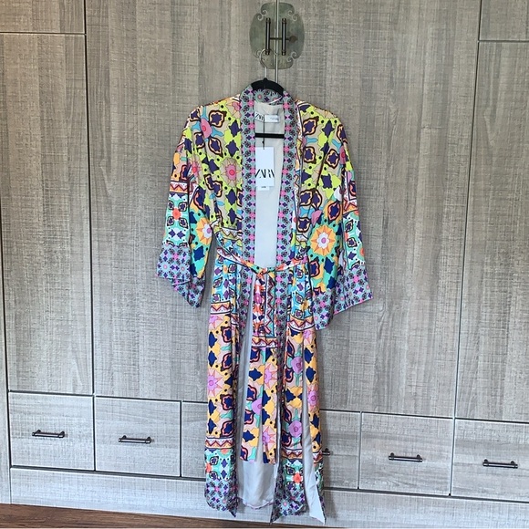 Zara Satun Effect Kimono Dress‎ - Picture 6 of 16